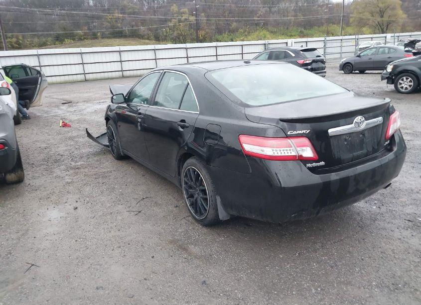 Photo 3 of 2011 Toyota Camry XLE (VIN 4T4BF3EK7BR152745)