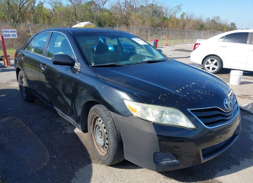 2011 Toyota Camry LE (VIN 4T4BF3EK7BR156407) main photo