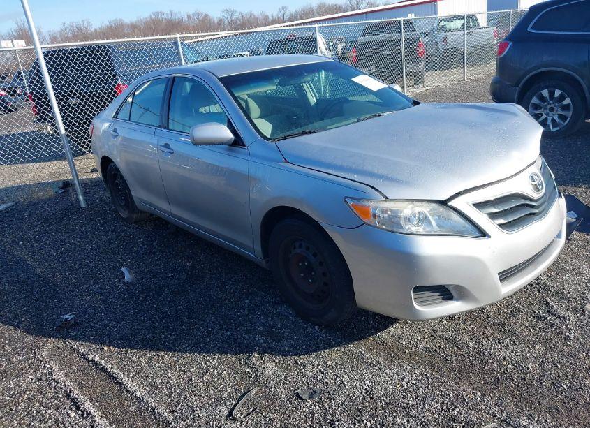 2011 Toyota Camry LE (VIN 4T4BF3EK7BR170436) main photo