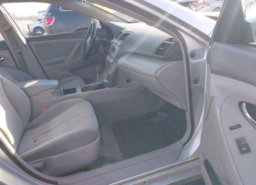 Photo 5 of 2011 Toyota Camry LE (VIN 4T4BF3EK7BR170436)