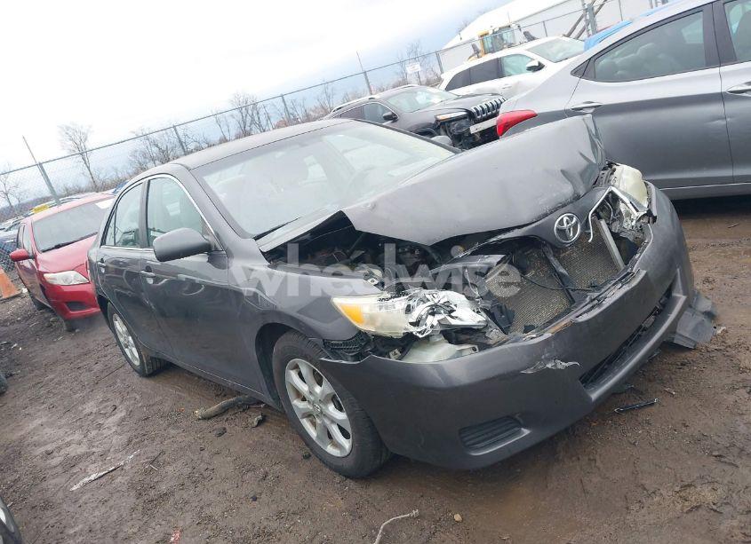 2011 Toyota Camry LE (VIN 4T4BF3EK7BR190444) main photo