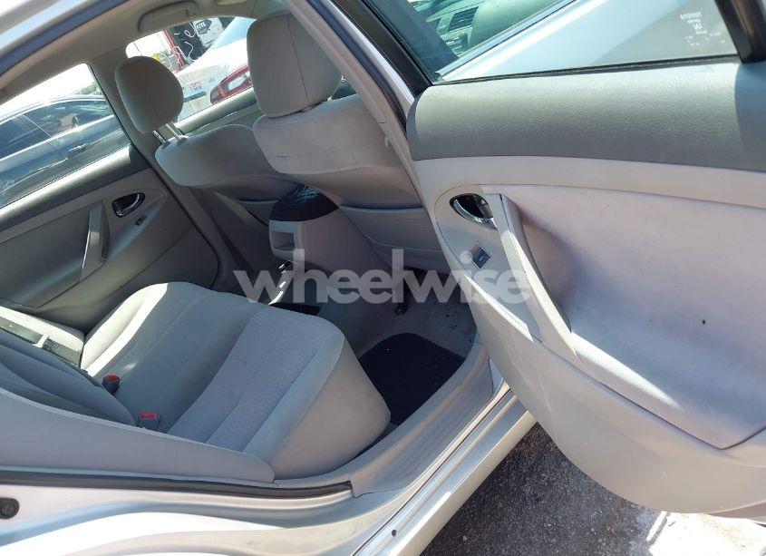 Photo 8 of 2011 Toyota Camry LE (VIN 4T4BF3EK7BR211891)