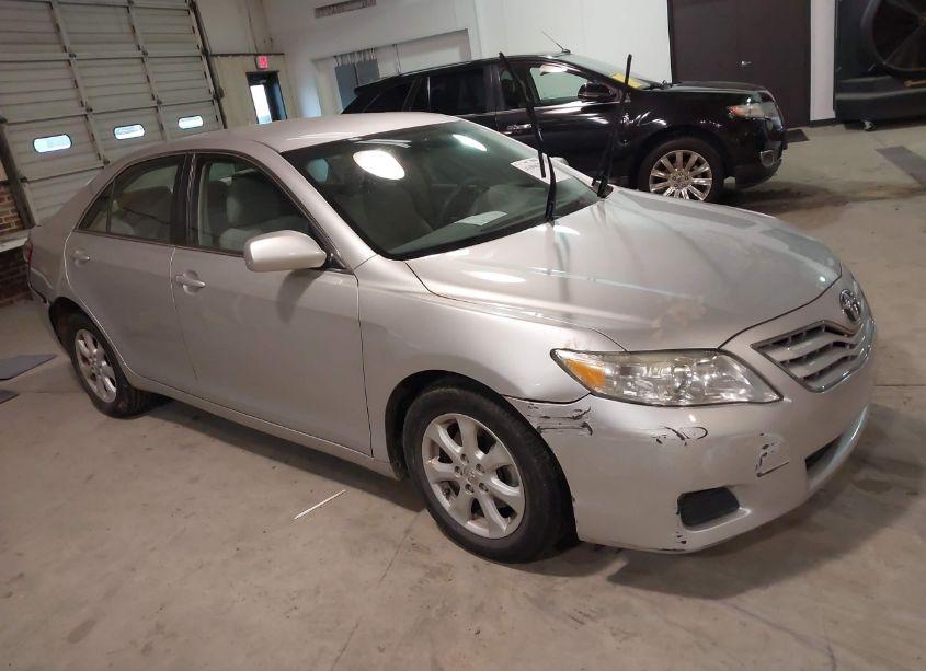 2011 Toyota Camry LE (VIN 4T4BF3EK7BR214970) main photo