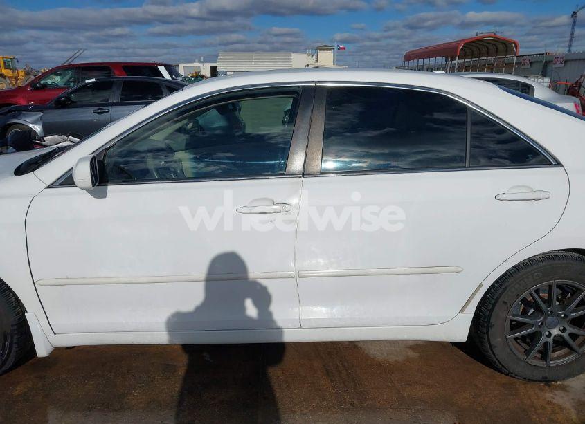 Photo 15 of 2010 Toyota Camry LE (VIN 4T4BF3EK8AR011861)