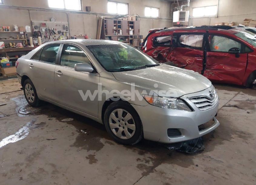 2010 Toyota Camry LE (VIN 4T4BF3EK8AR017451) main photo