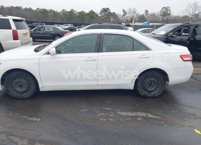 Photo 14 of 2010 Toyota Camry LE (VIN 4T4BF3EK8AR018891)