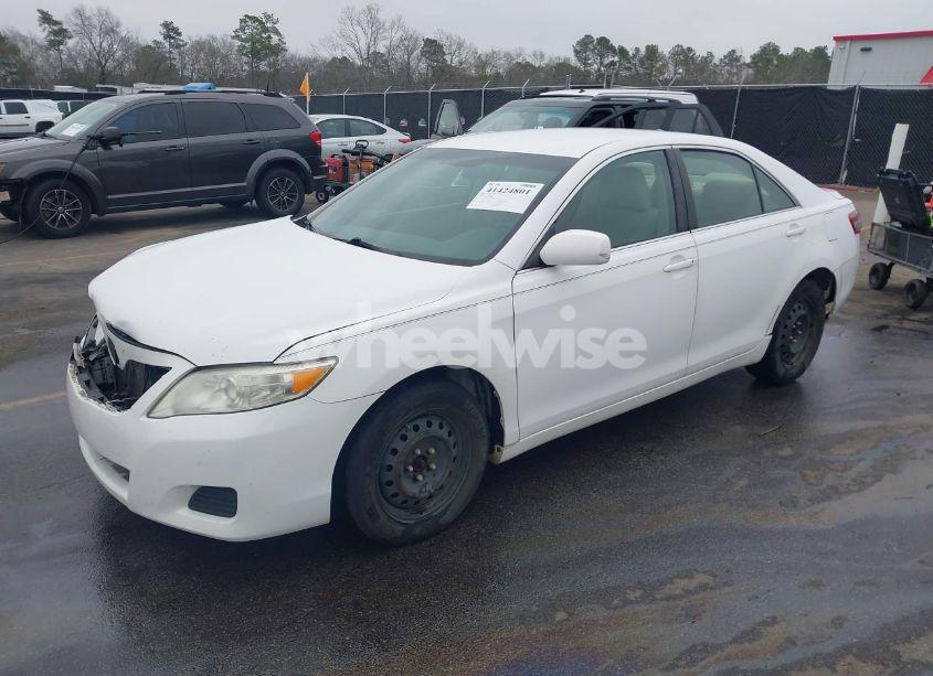 Photo 2 of 2010 Toyota Camry LE (VIN 4T4BF3EK8AR018891)