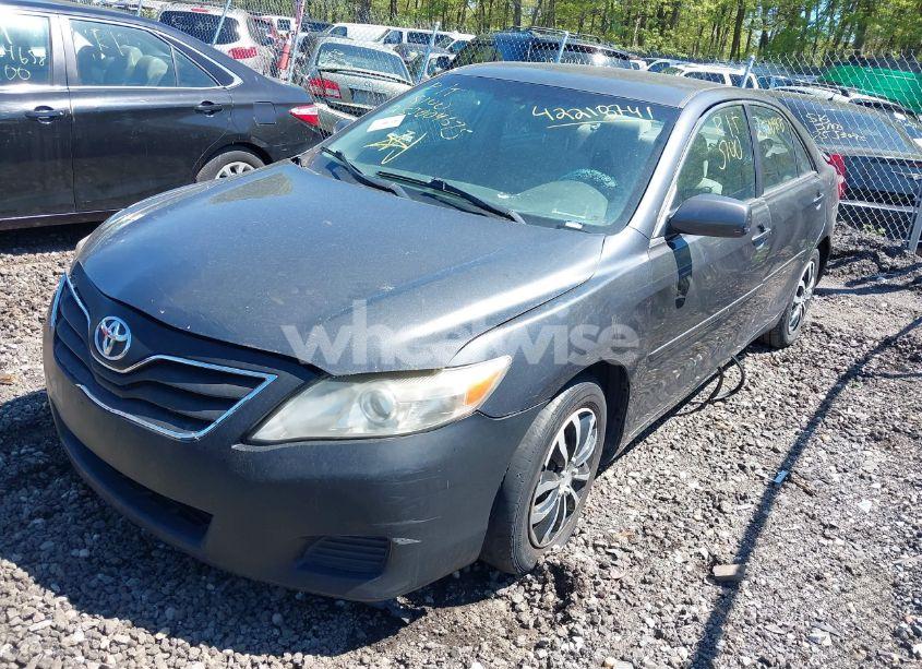 Photo 2 of 2010 Toyota Camry LE (VIN 4T4BF3EK8AR019443)