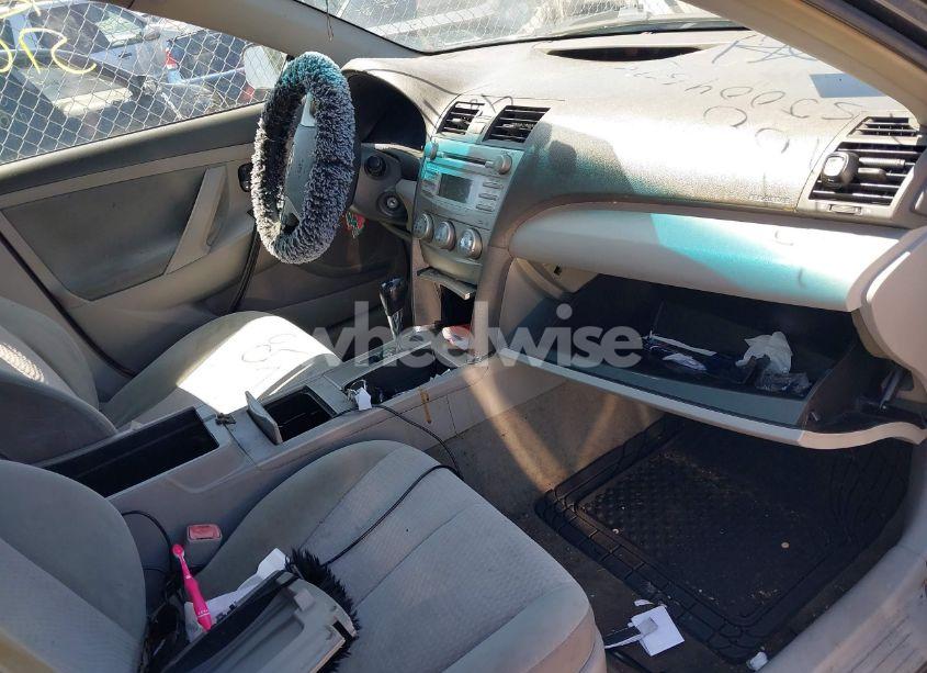 Photo 5 of 2010 Toyota Camry LE (VIN 4T4BF3EK8AR019443)