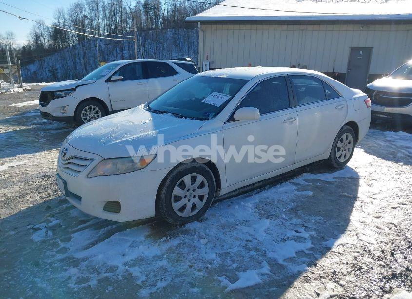 Photo 2 of 2010 Toyota Camry LE (VIN 4T4BF3EK8AR025856)