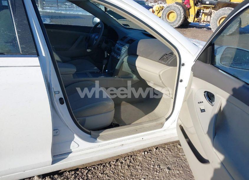 Photo 5 of 2010 Toyota Camry LE (VIN 4T4BF3EK8AR025856)