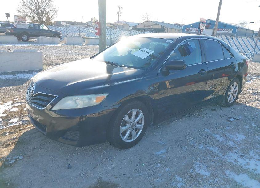 Photo 2 of 2010 Toyota Camry LE (VIN 4T4BF3EK8AR043984)