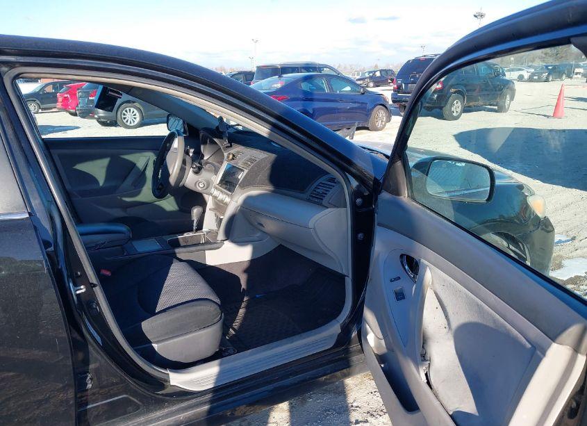 Photo 5 of 2010 Toyota Camry LE (VIN 4T4BF3EK8AR043984)