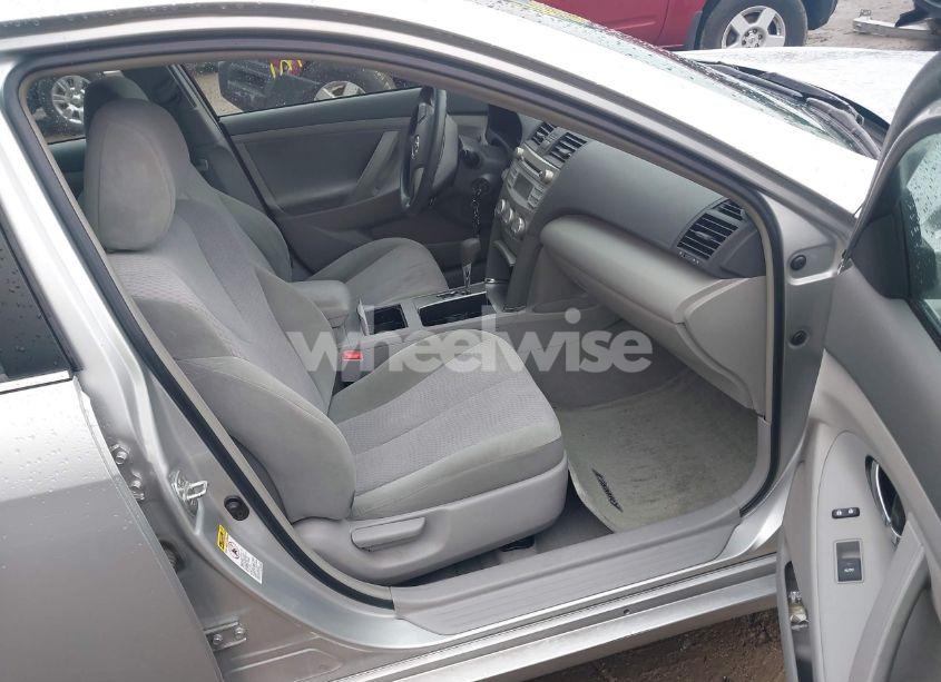 Photo 5 of 2010 Toyota Camry LE (VIN 4T4BF3EK8AR046531)