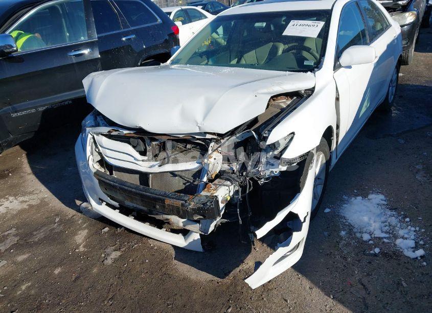 Photo 6 of 2010 Toyota Camry XLE (VIN 4T4BF3EK8AR046903)