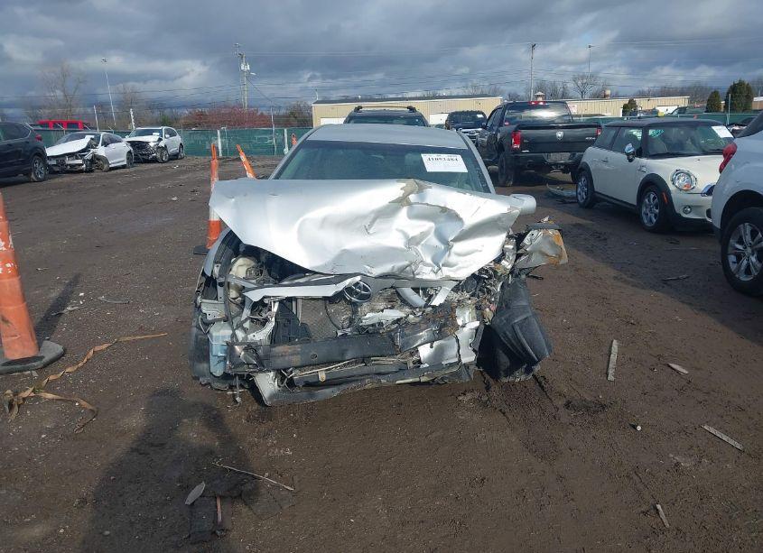 Photo 13 of 2010 Toyota Camry LE (VIN 4T4BF3EK8AR070781)