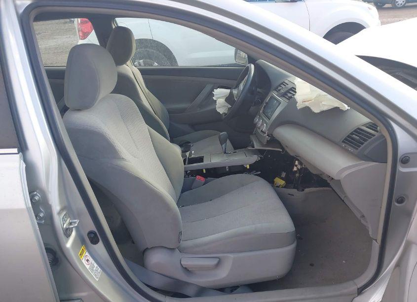 Photo 5 of 2010 Toyota Camry LE (VIN 4T4BF3EK8AR070781)