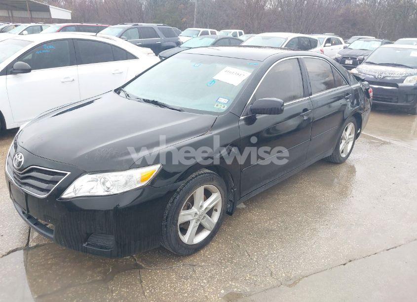 Photo 2 of 2010 Toyota Camry LE (VIN 4T4BF3EK8AR073082)