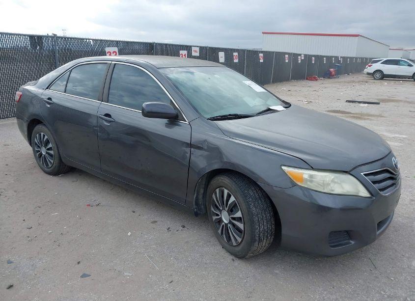 2010 Toyota Camry LE (VIN 4T4BF3EK8AR074295) main photo