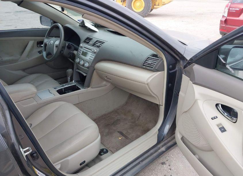 Photo 5 of 2010 Toyota Camry LE (VIN 4T4BF3EK8AR074295)