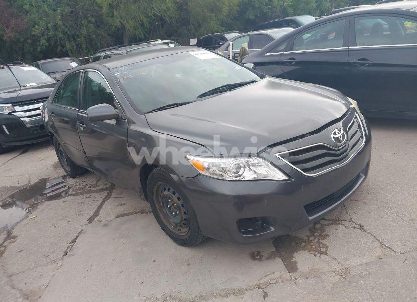 2011 Toyota Camry LE (VIN 4T4BF3EK8BR098632) main photo