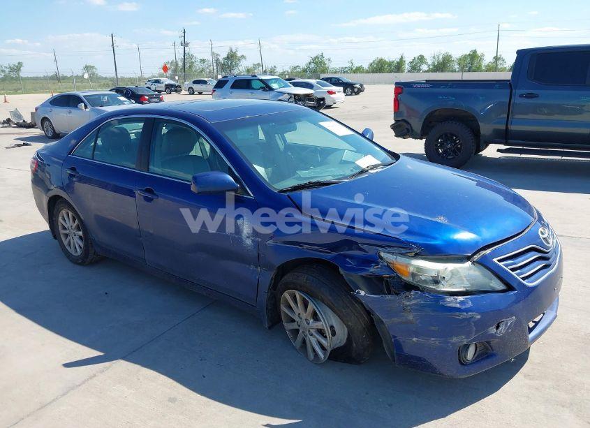 2011 Toyota Camry XLE (VIN 4T4BF3EK8BR103022) main photo
