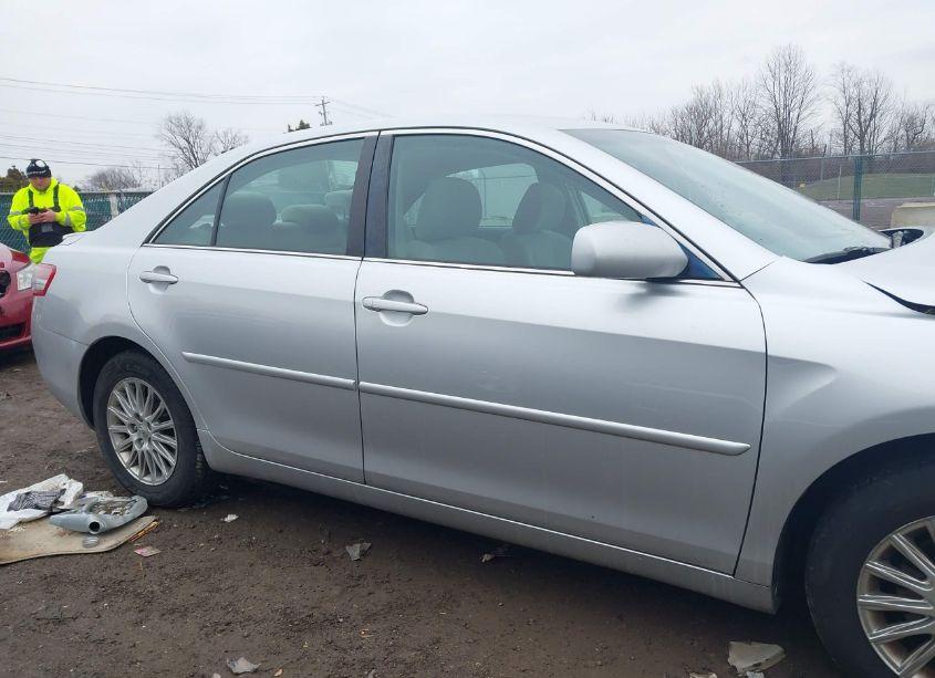 Photo 13 of 2011 Toyota Camry LE (VIN 4T4BF3EK8BR103781)