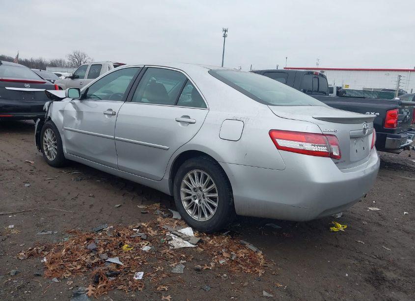 Photo 3 of 2011 Toyota Camry LE (VIN 4T4BF3EK8BR103781)