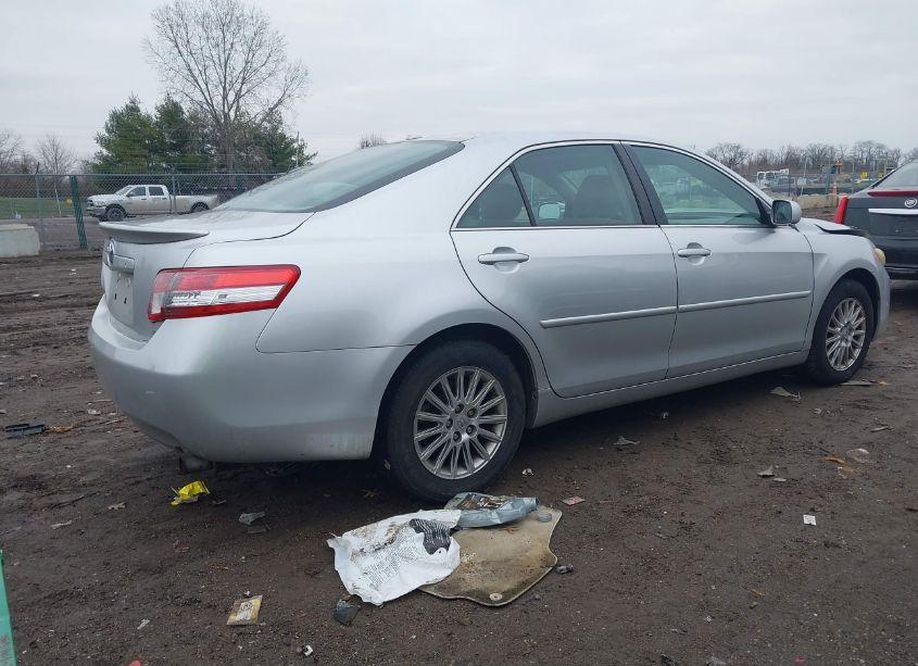 Photo 4 of 2011 Toyota Camry LE (VIN 4T4BF3EK8BR103781)