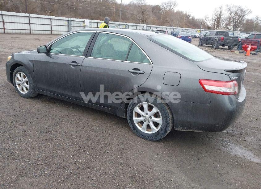 Photo 3 of 2011 Toyota Camry LE (VIN 4T4BF3EK8BR110052)