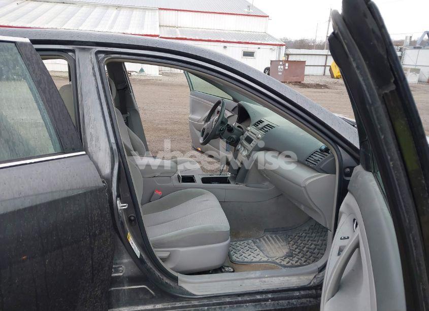 Photo 5 of 2011 Toyota Camry LE (VIN 4T4BF3EK8BR110052)