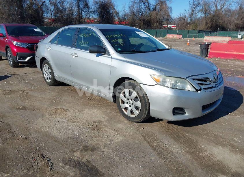 2011 Toyota Camry (VIN 4T4BF3EK8BR111752) main photo