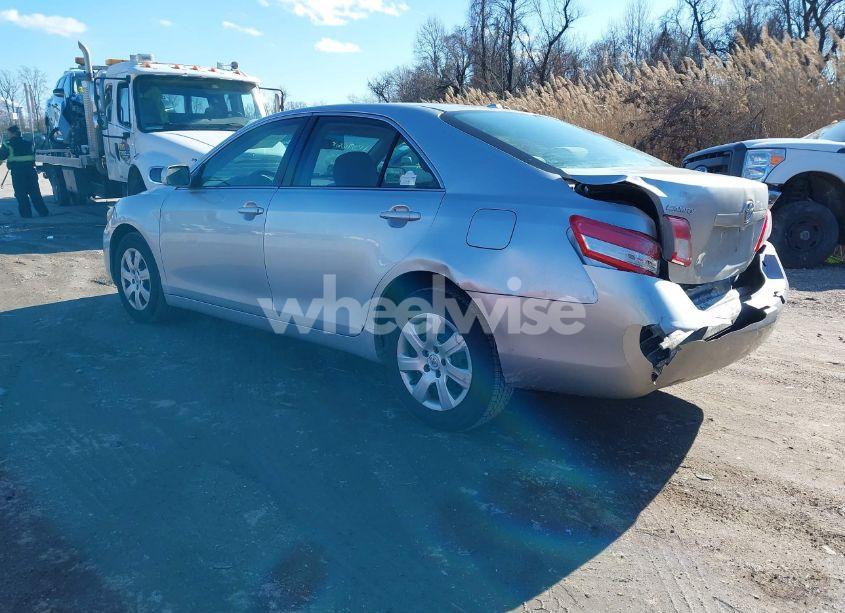 Photo 3 of 2011 Toyota Camry (VIN 4T4BF3EK8BR111752)