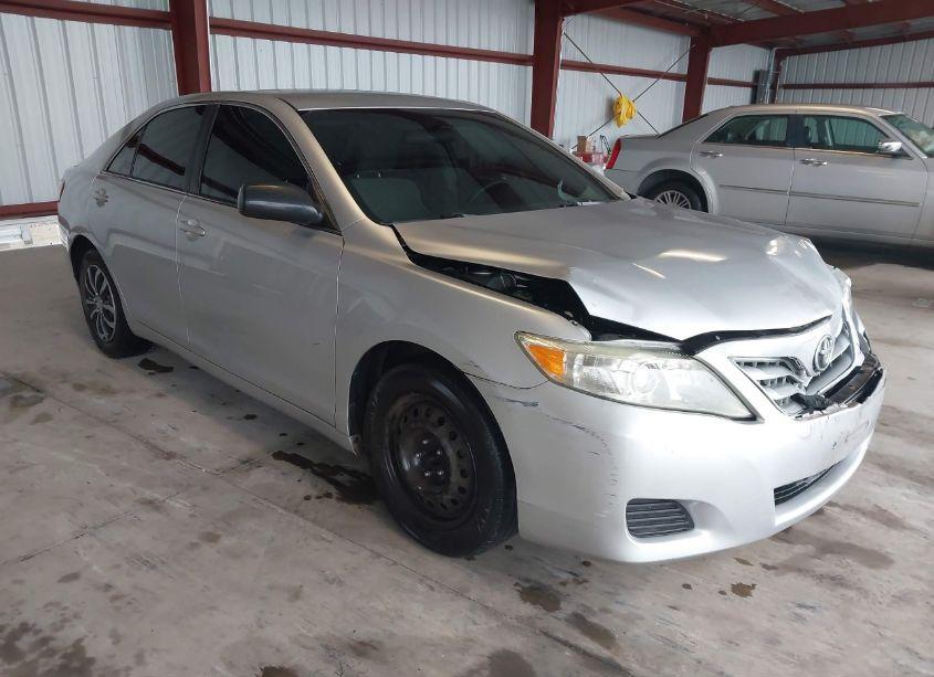 2011 Toyota Camry LE (VIN 4T4BF3EK8BR112884) main photo