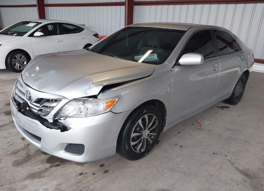 Photo 2 of 2011 Toyota Camry LE (VIN 4T4BF3EK8BR112884)