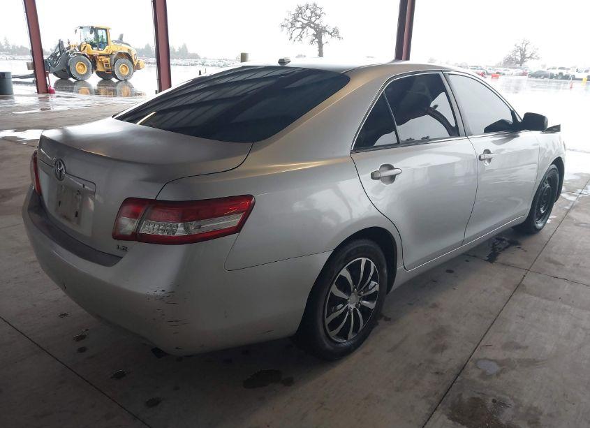 Photo 4 of 2011 Toyota Camry LE (VIN 4T4BF3EK8BR112884)
