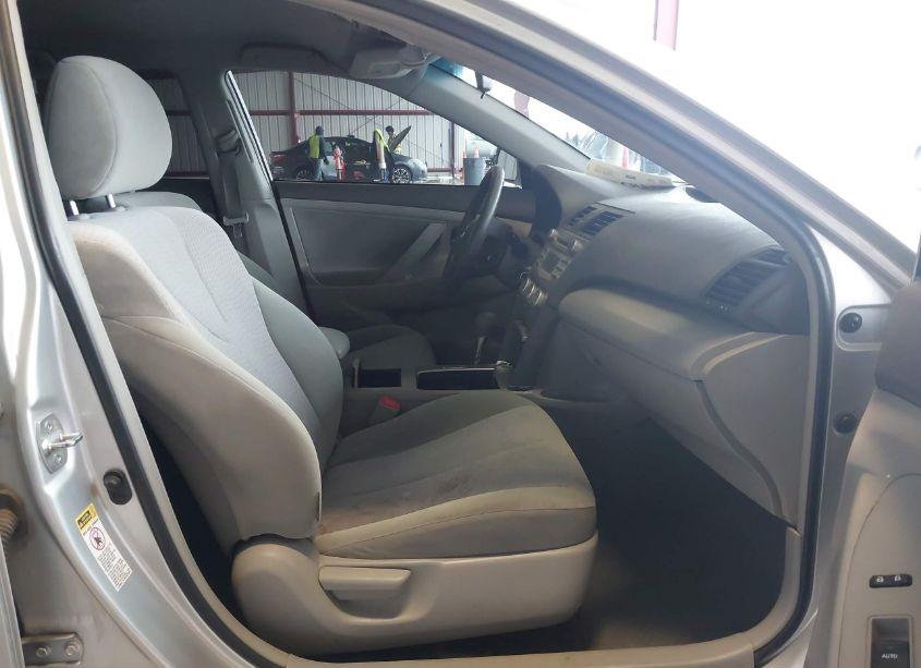 Photo 5 of 2011 Toyota Camry LE (VIN 4T4BF3EK8BR112884)