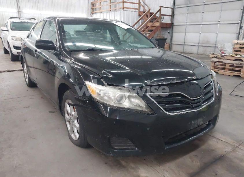 2011 Toyota Camry LE (VIN 4T4BF3EK8BR114909) main photo