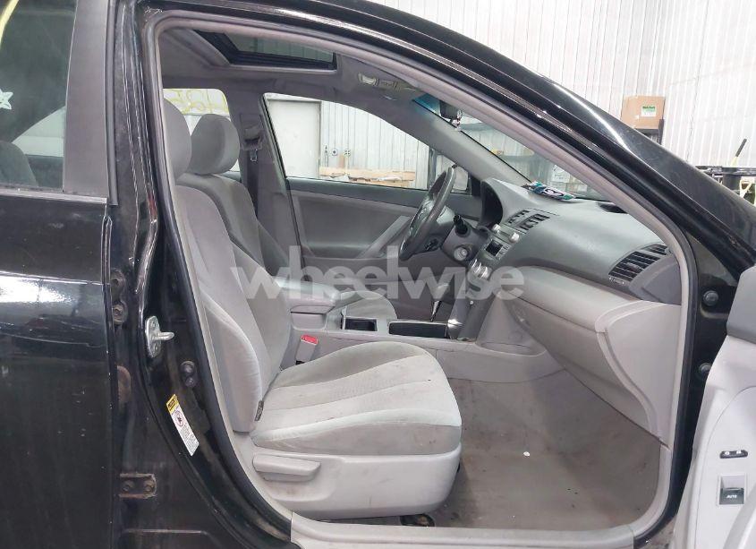 Photo 5 of 2011 Toyota Camry LE (VIN 4T4BF3EK8BR114909)