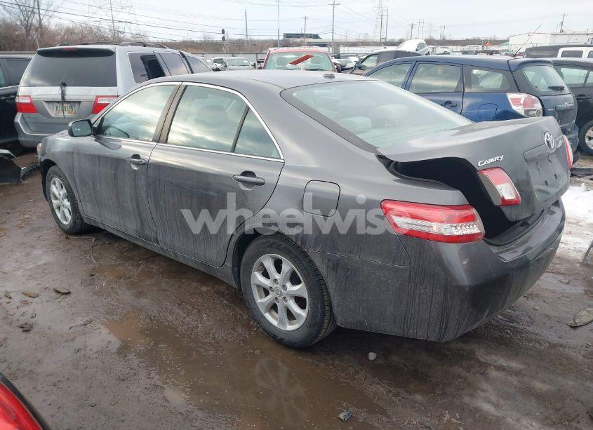 Photo 3 of 2011 Toyota Camry LE (VIN 4T4BF3EK8BR115686)