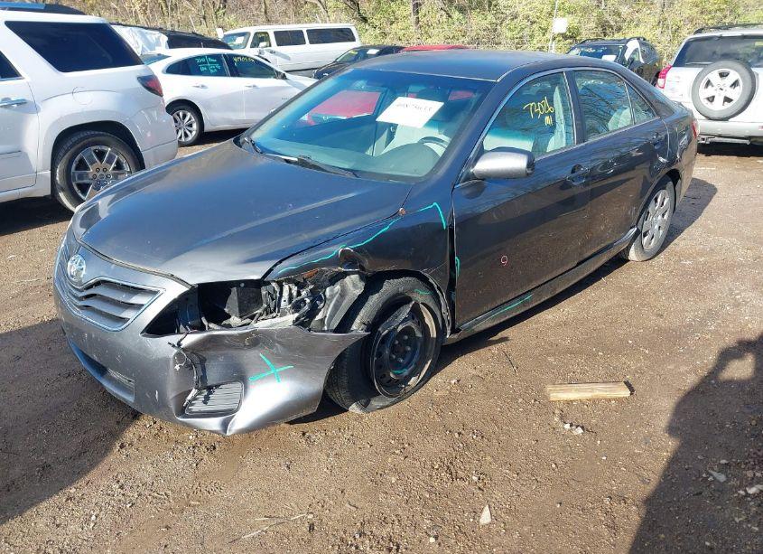 Photo 2 of 2011 Toyota Camry LE (VIN 4T4BF3EK8BR118457)