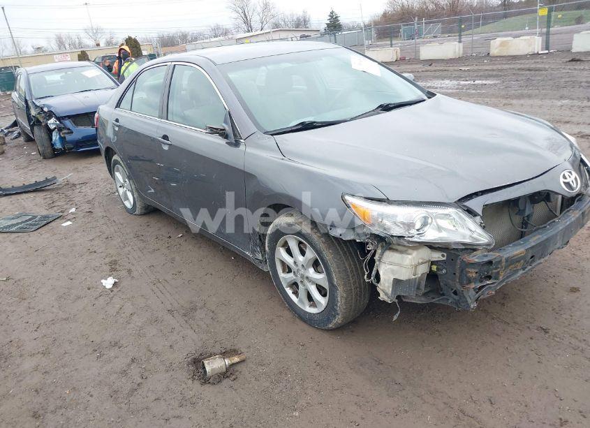 2011 Toyota Camry LE (VIN 4T4BF3EK8BR126218) main photo
