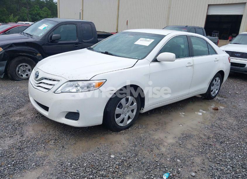 Photo 2 of 2011 Toyota Camry LE (VIN 4T4BF3EK8BR129507)