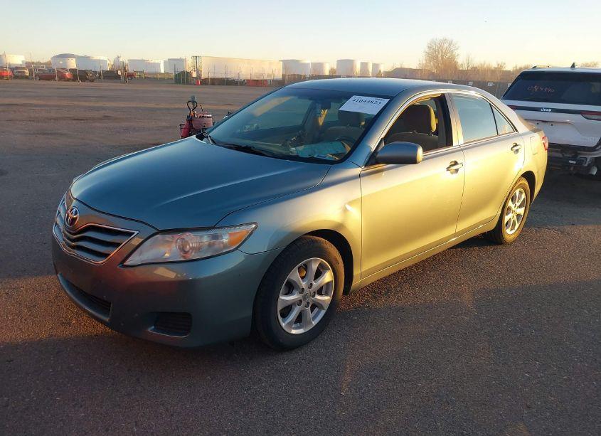 Photo 2 of 2011 Toyota Camry LE (VIN 4T4BF3EK8BR149076)