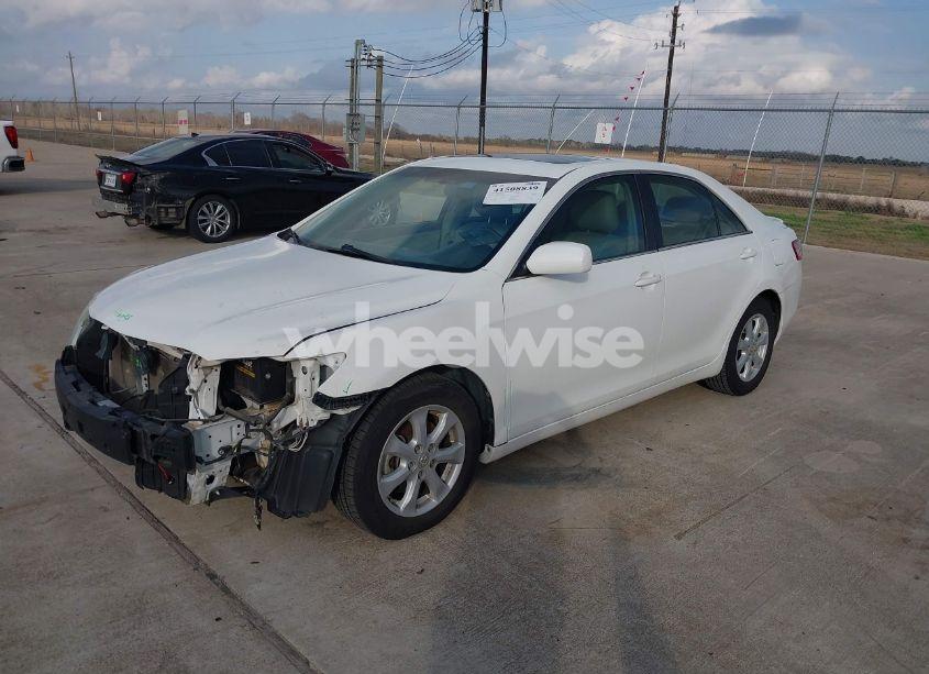 Photo 2 of 2011 Toyota Camry LE (VIN 4T4BF3EK8BR156755)