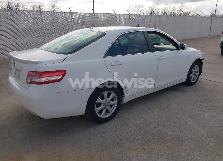 Photo 4 of 2011 Toyota Camry LE (VIN 4T4BF3EK8BR156755)