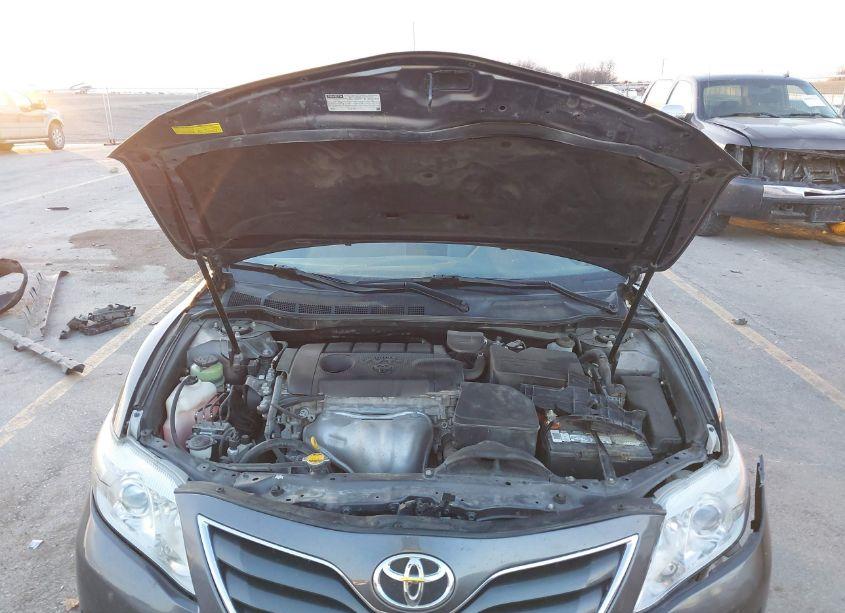 Photo 10 of 2011 Toyota Camry LE (VIN 4T4BF3EK8BR158618)