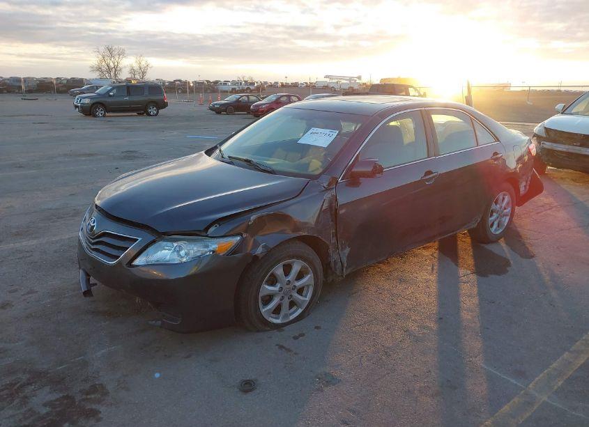 Photo 2 of 2011 Toyota Camry LE (VIN 4T4BF3EK8BR158618)