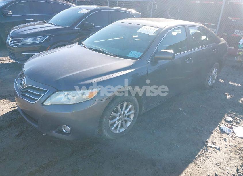 Photo 2 of 2011 Toyota Camry XLE (VIN 4T4BF3EK8BR166492)