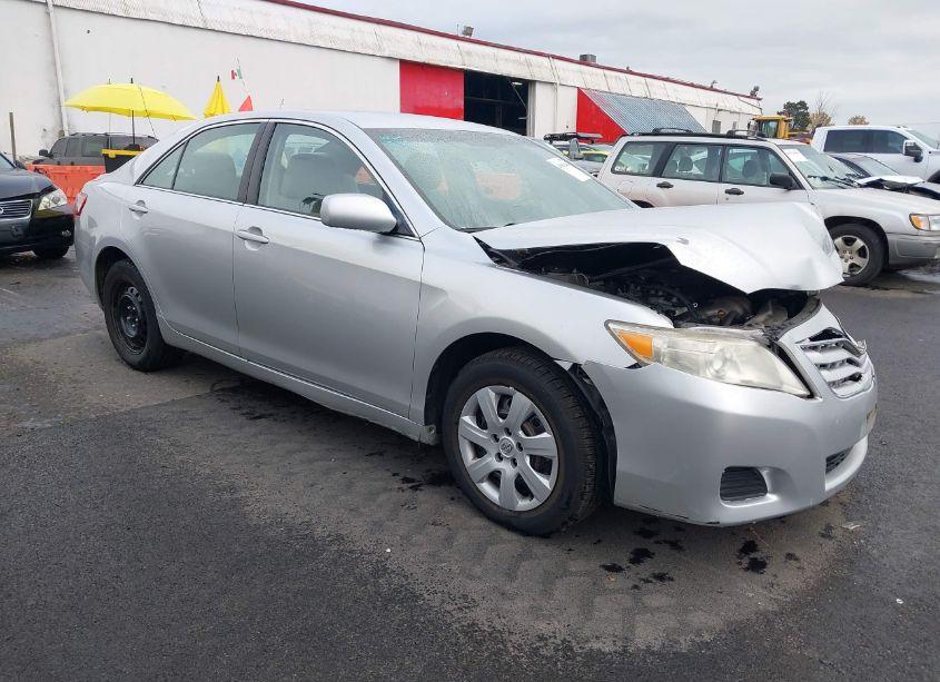 2011 Toyota Camry LE (VIN 4T4BF3EK8BR168016) main photo